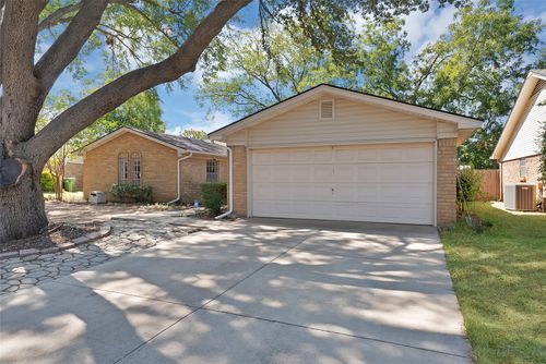 2004 Stefani Ct, Arlington, TX, 76013-4810 | Card Image