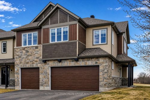 38 Riddell St, Carleton Place, ON, K7C0J4 | Card Image