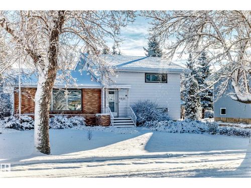 5021 47 St, Daysland, AB, T0B1A0 | Card Image