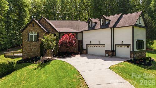 221 Logan Crossing Dr, Davidson, NC, 28036-7794 | Card Image