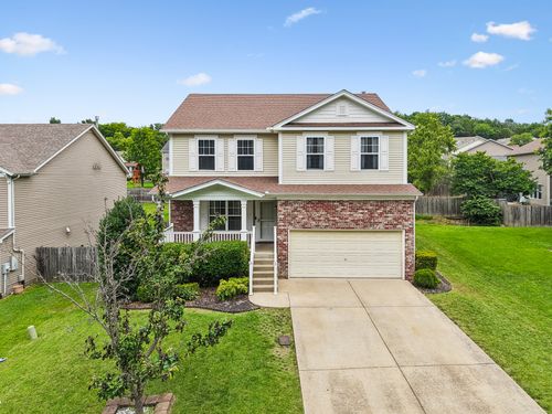 121 Cavalier Dr, Hendersonville, TN, 37075-2180 | Card Image