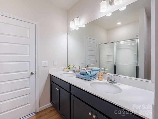 Photo is representational and shown for color package selected for homesite 23 | Image 7