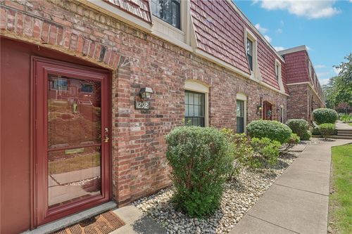1292 Pennsbury Blvd, Pittsburgh, PA, 15205-1639 | Card Image