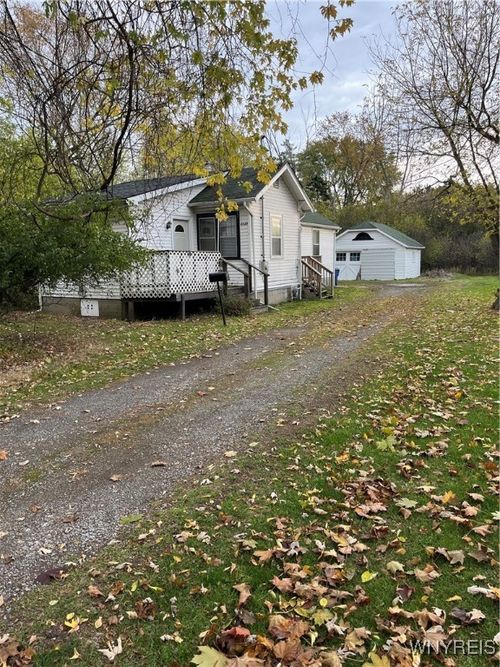 4849 Harlem Rd, Amherst, NY, 14226-3812 | Card Image