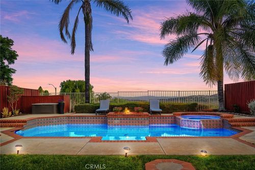18541 Olympian Ct, Canyon Country, CA, 91351-3420 | Card Image