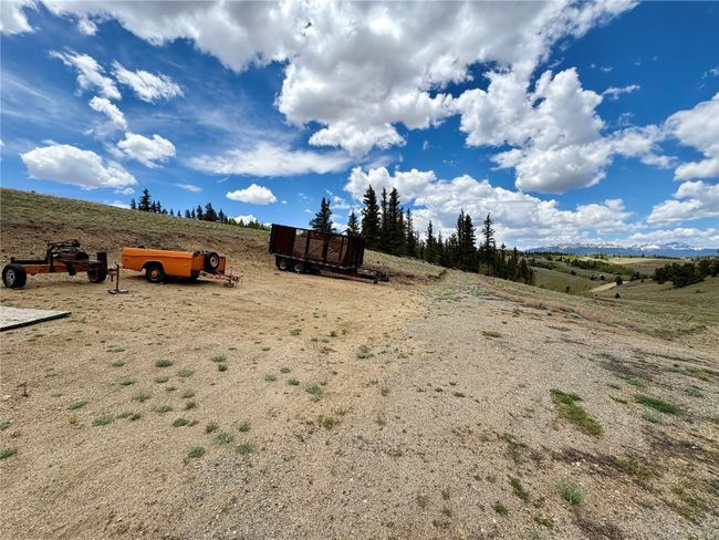 View of yard with a view of rural / pastoral area | Image 13