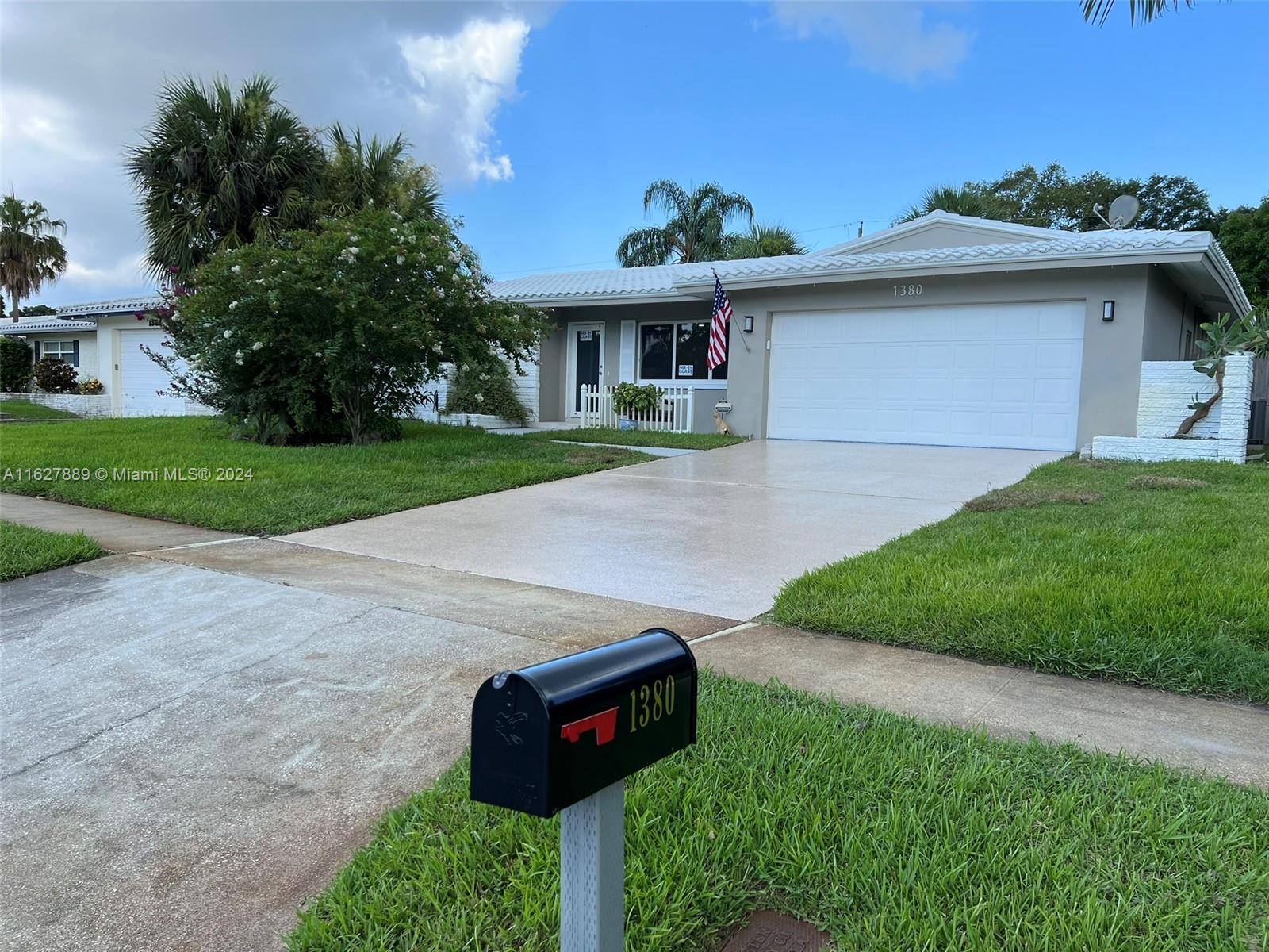 Hercules Ave, Clearwater, FL 33764
