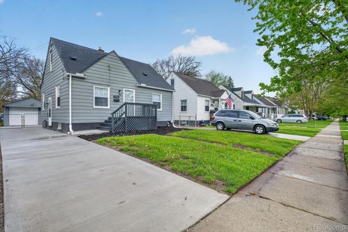 5156 Winifred St, Wayne, MI, 48184-2638 | Card Image