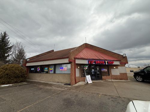 9124 Plainfield Rd, Blue Ash, OH, 45236-1204 | Card Image