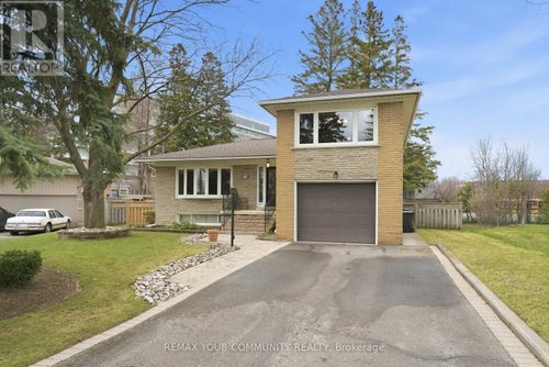 22 Marathon Crescent, Toronto (Newtonbrook West), ON, M2R2L7 | Card Image