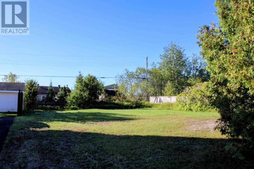 16 Sandpiper Ave, Manitouwadge, ON, P0T1A0 | Card Image