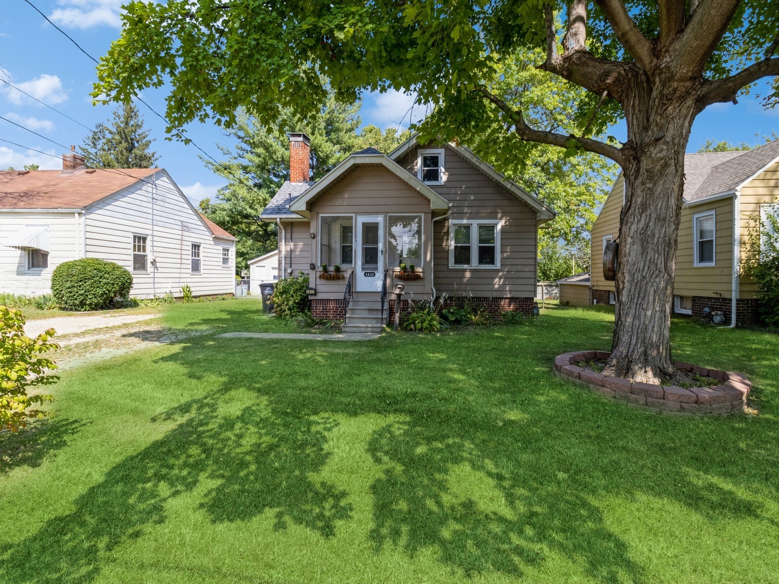 Henderson Ave, Des Moines, IA 50316