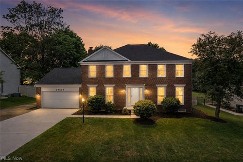 2888 Saint Albans Cir Nw, North Canton, OH, 44720-4568 | Card Image