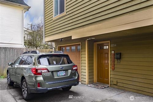 a-5223 11th Ave Ne, Seattle, WA, 98105-3501 | Card Image
