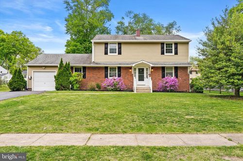 10 Great Woods Dr, Ewing, NJ, 08618-1825 | Card Image