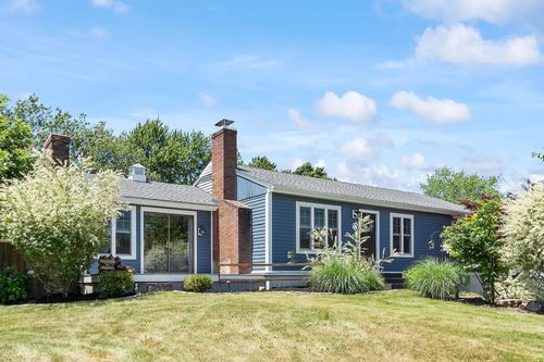 48 Newton Rd, Plaistow, NH, 03865-2408 | Card Image