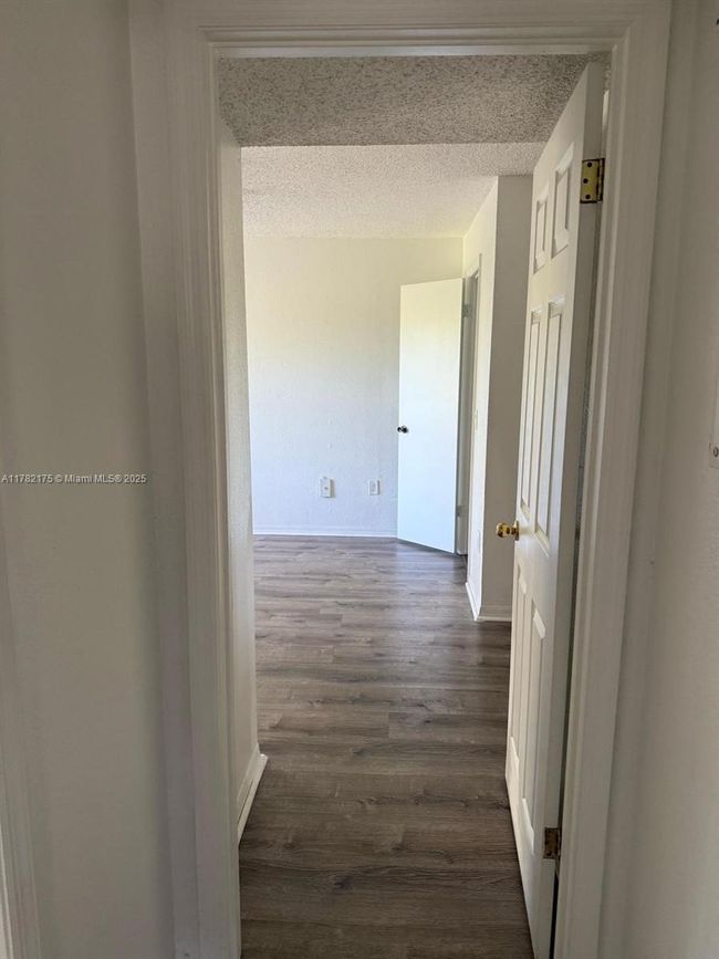 APT-2222 - 1401 Village Blvd, Condo with 2 bedrooms, 1 bathrooms and null parking in West Palm Beach FL | Image 13