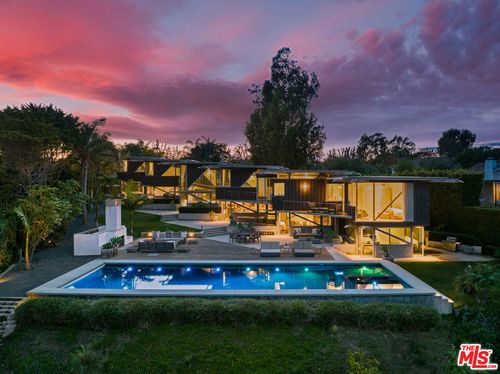 28827 Grayfox St, MALIBU, CA, 90265-4252 | Card Image