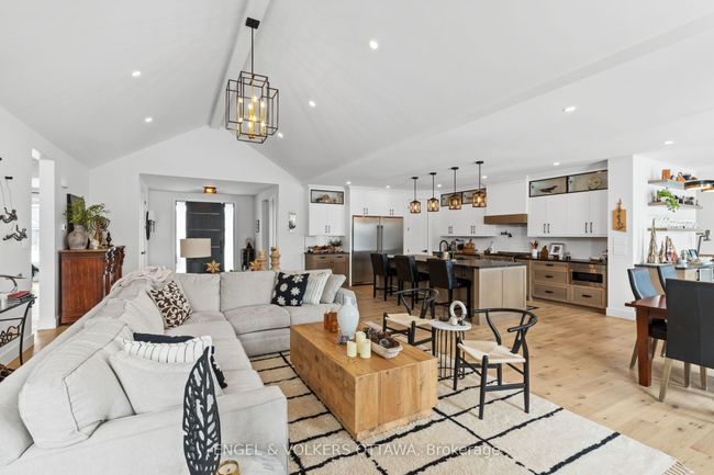 425 Ginger Cres, House other with 5 bedrooms, 4 bathrooms and 6 parking in Metcalfe ON | Image 8