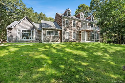532 Blank Ln, Water Mill, NY, 11976-2136 | Card Image