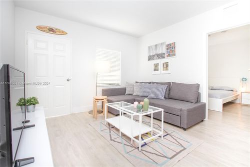 apt-10-6238 Sw 59th Pl, South Miami, FL, 33143-2200 | Card Image