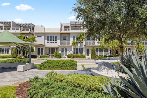 6308 Nw 104th Path, Doral, FL, 33178-3054 | Card Image