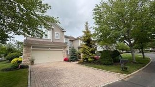 5 Hamlet Dr, Mount Sinai, NY, 11766-3001 | Card Image
