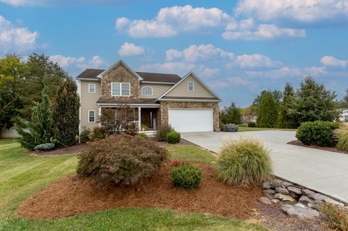 200 Kensington Dr, ELKTON, VA, 22827-3070 | Card Image