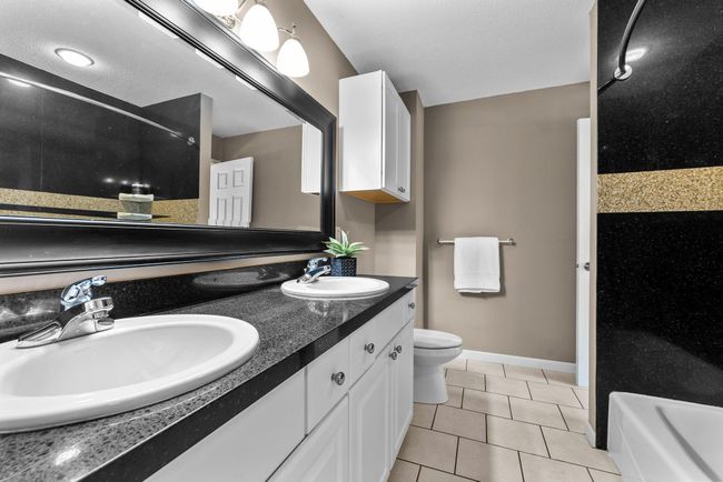 4252 Thornhill Ln, Townhouse with 3 bedrooms, 2 bathrooms and null parking in Vadnais Heights MN | Image 39