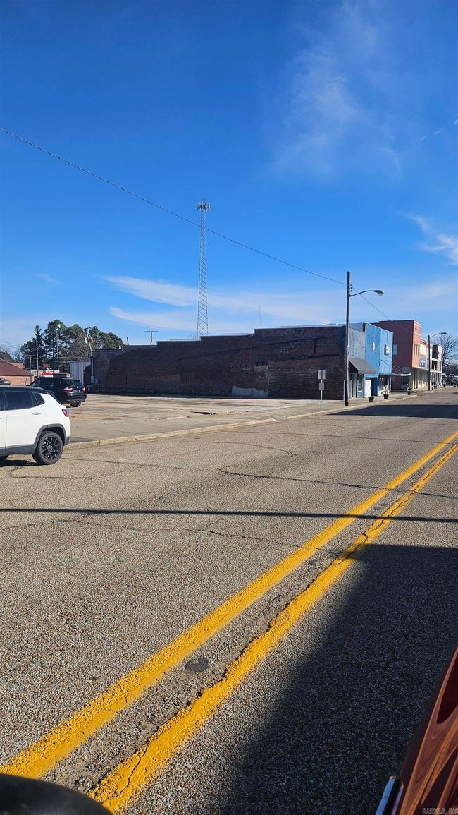 317 &amp; 319 S Main St, Home with 0 bedrooms, 0 bathrooms and 5 parking in Rector AR | Image 6