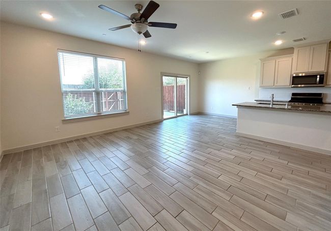 2777 Majesty Dr, Townhouse with 3 bedrooms, 3 bathrooms and null parking in Little Elm TX | Image 4