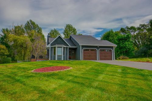847 Lassie Ln, Hudson, WI, 54016-7579 | Card Image