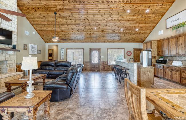 274 Mountain Laurel Ln, House other with 5 bedrooms, 6 bathrooms and null parking in Concan TX | Image 8
