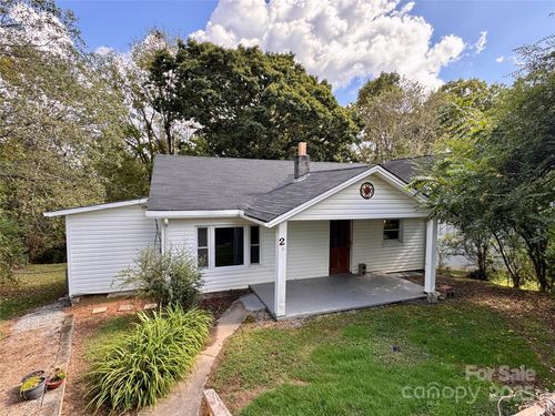 2 Evergreen Ave, Asheville, NC, 28806-1215 | Card Image