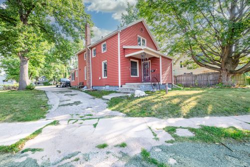 1315 Maple St, Niles, MI, 49120-3653 | Card Image
