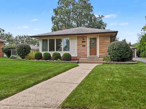 112 N Reuter Dr, Arlington Heights, IL, 60005-1122 | Card Image