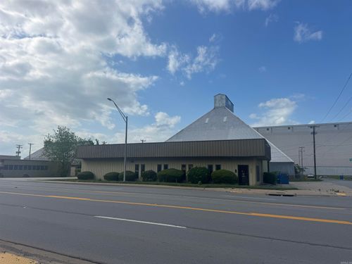 2323 E Broadway Street, North Little Rock, AR, 72114 | Card Image