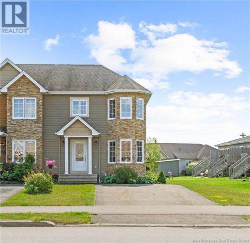 67 Av Lakeburn, Dieppe, NB, E1A0Y8 | Card Image