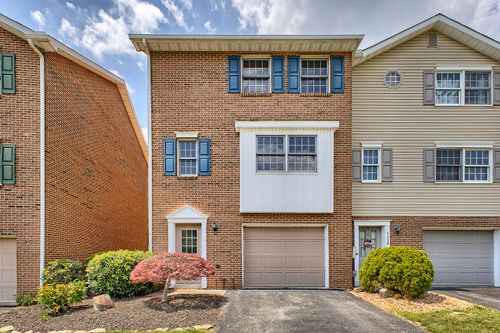 1128 Cranston Dr, Greensburg, PA, 15601-1160 | Card Image