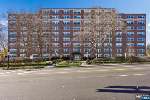 926 Bloomfield Ave, Glen Ridge, NJ, 07028-1330 | Card Image
