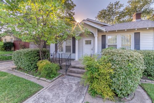 2312 Western Ave, Fort Worth, TX, 76107-4256 | Card Image