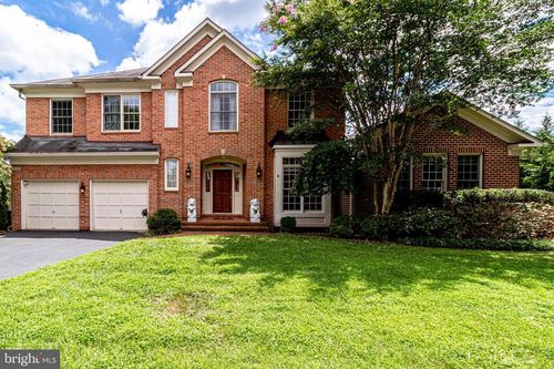 1719 Strine Dr, Mclean, VA, 22101-4745 | Card Image