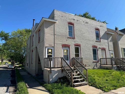 2024 W 6th St, Davenport, IA, 52802-1011 | Card Image