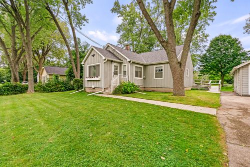 1722189 Anoka Ave, Waukesha, WI, 53186-5323 | Card Image