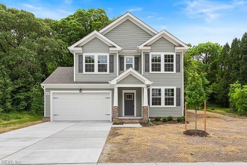 823 Parsonage St, Elizabeth City, NC, 27909-3501 | Card Image