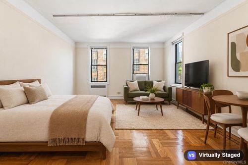 5a-110-21 73rd Rd, Forest Hills, NY, 11375-6364 | Card Image