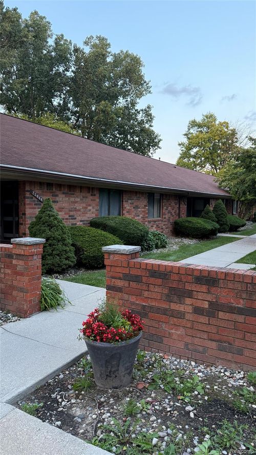 23062 Harrington St, Clinton Township, MI, 48036-2320 | Card Image