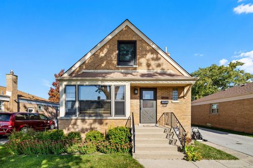 2928 W 98th St, Evergreen Park, IL, 60805-2618 | Card Image