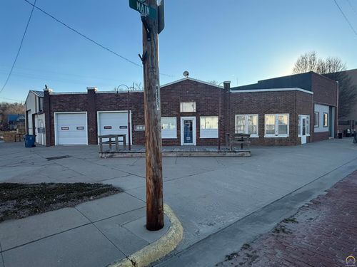 115-s-2nd-201 W Main St, Madison, KS, 66860 | Card Image