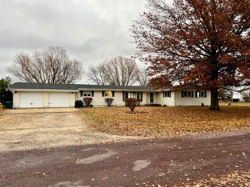 106 Lakeview Dr, Gibson City, IL, 60936-7184 | Card Image